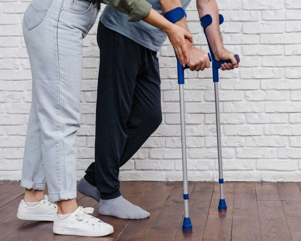 Utiliza-muletas_capedinhperu.org